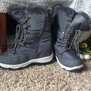 Snow Boots